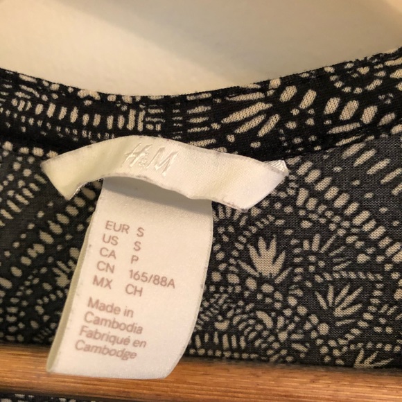 Patterned Top - Picture 2 of 2